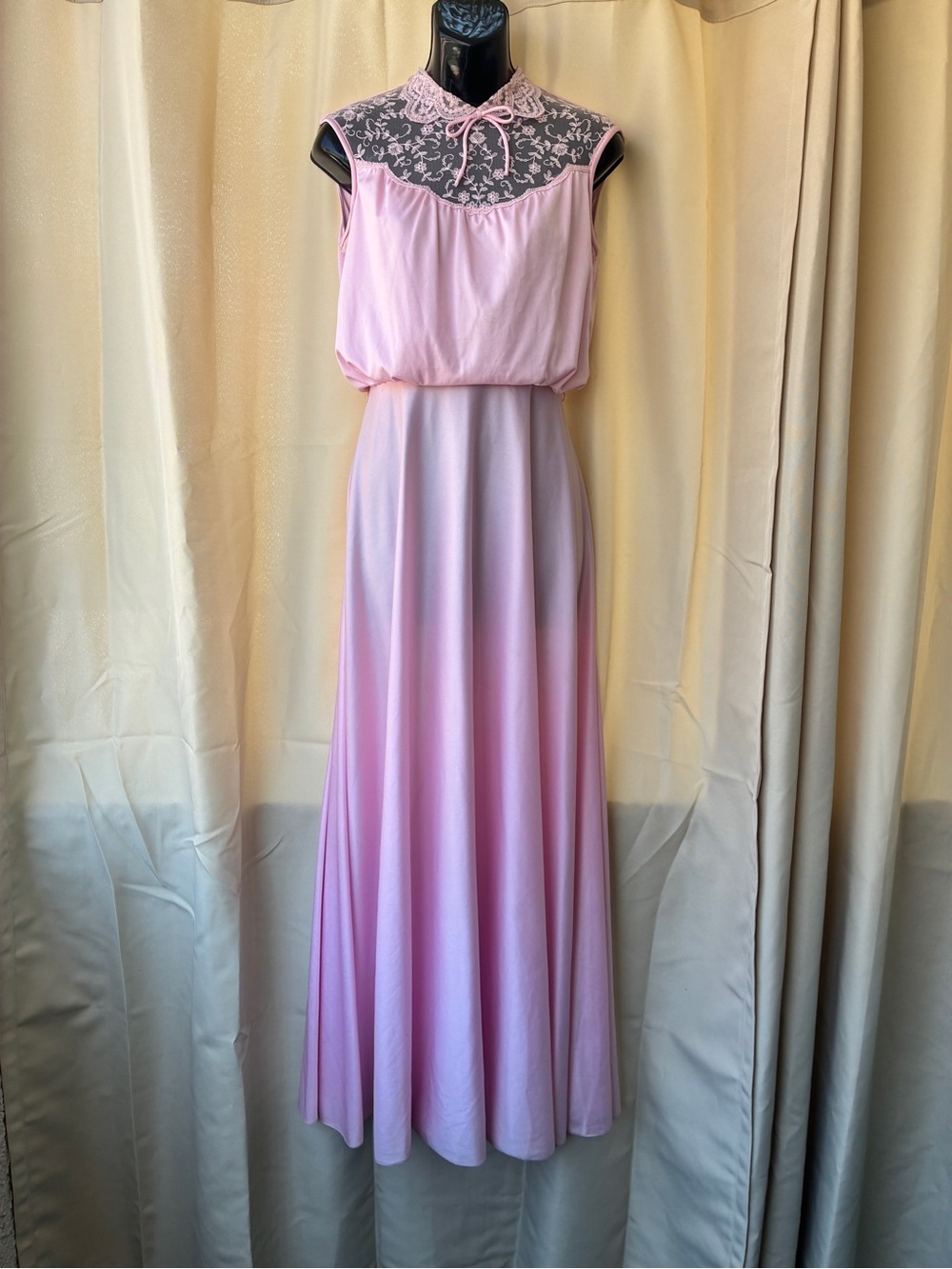 Vintage 70s Sleeveless Pink Lace Yoke Blouson Maxi Dress